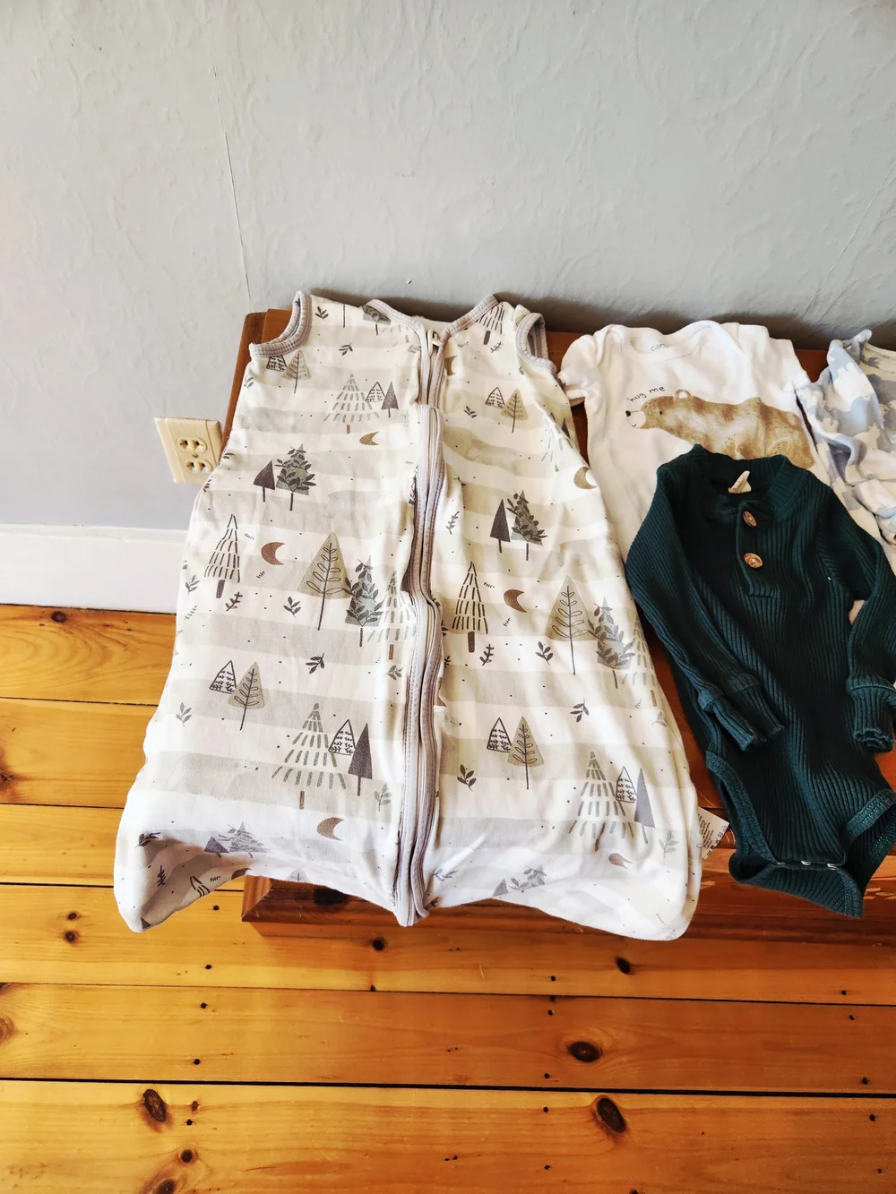 Carter's 3-6 Month Bear Clothing Lot - Picture 2 of 7